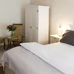 U Suteru Hotel 3*